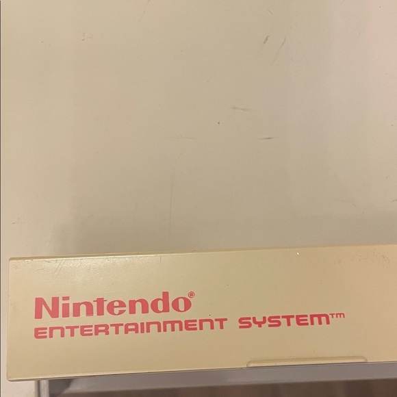 Nintendo Entertainment System - Beige and Black Console - Picture 2 of 8
